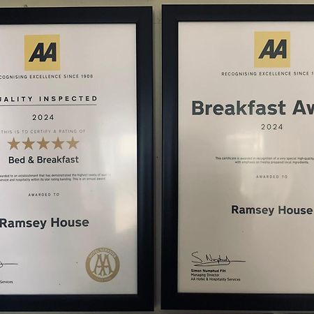 Ramsey House - Luxury Licensed B&B - Parking And Guest Lounge St. Davids  Exterior foto